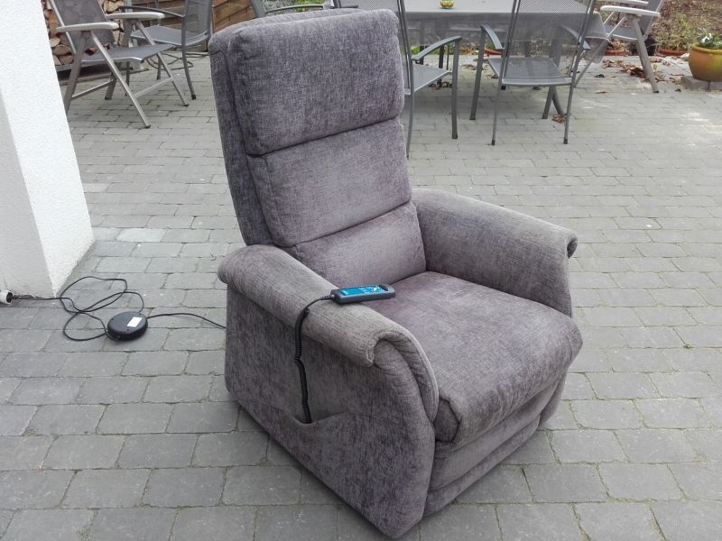 Himolla Fernsehsessel Aufstehhilfe Relaxsessel 3motorig - Preis 525 € VB